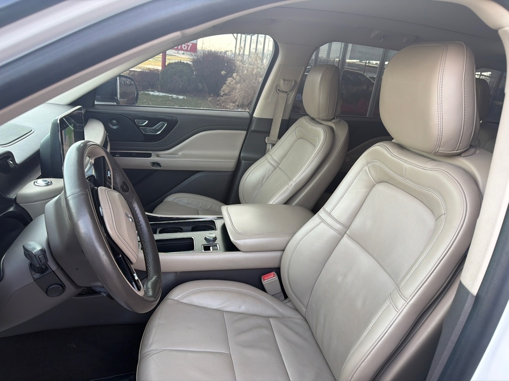 Lincoln Aviator  2020