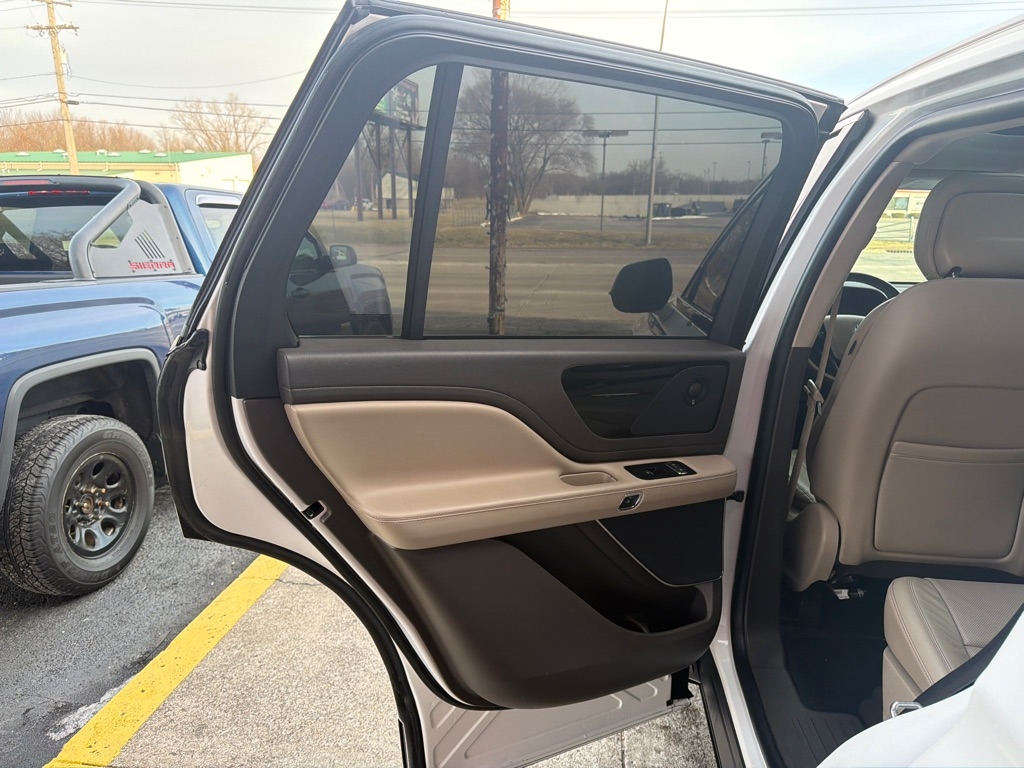 Lincoln Aviator  2020