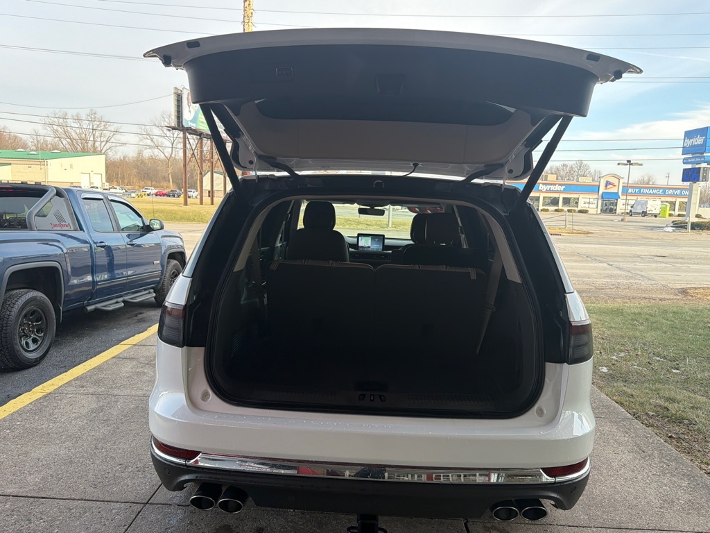 Lincoln Aviator  2020