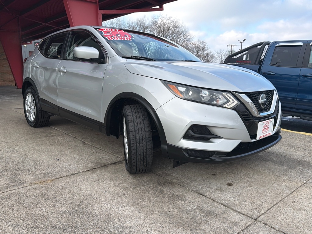 Nissan Rogue Sport  2021