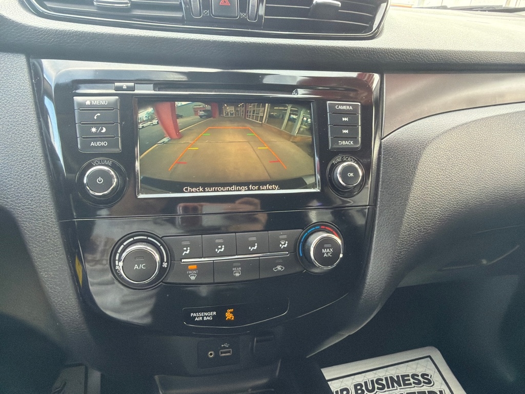 Nissan Rogue Sport  2021