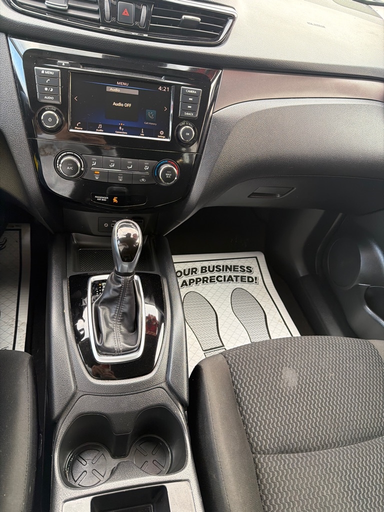 Nissan Rogue Sport  2021