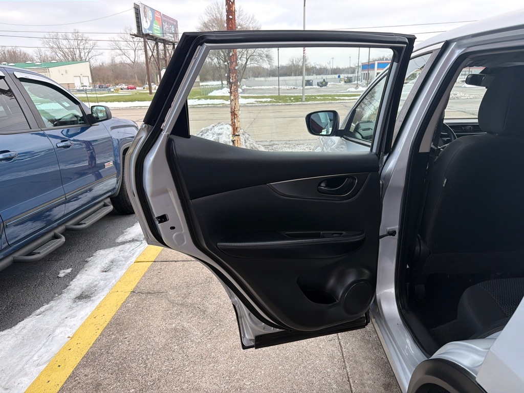 Nissan Rogue Sport  2021