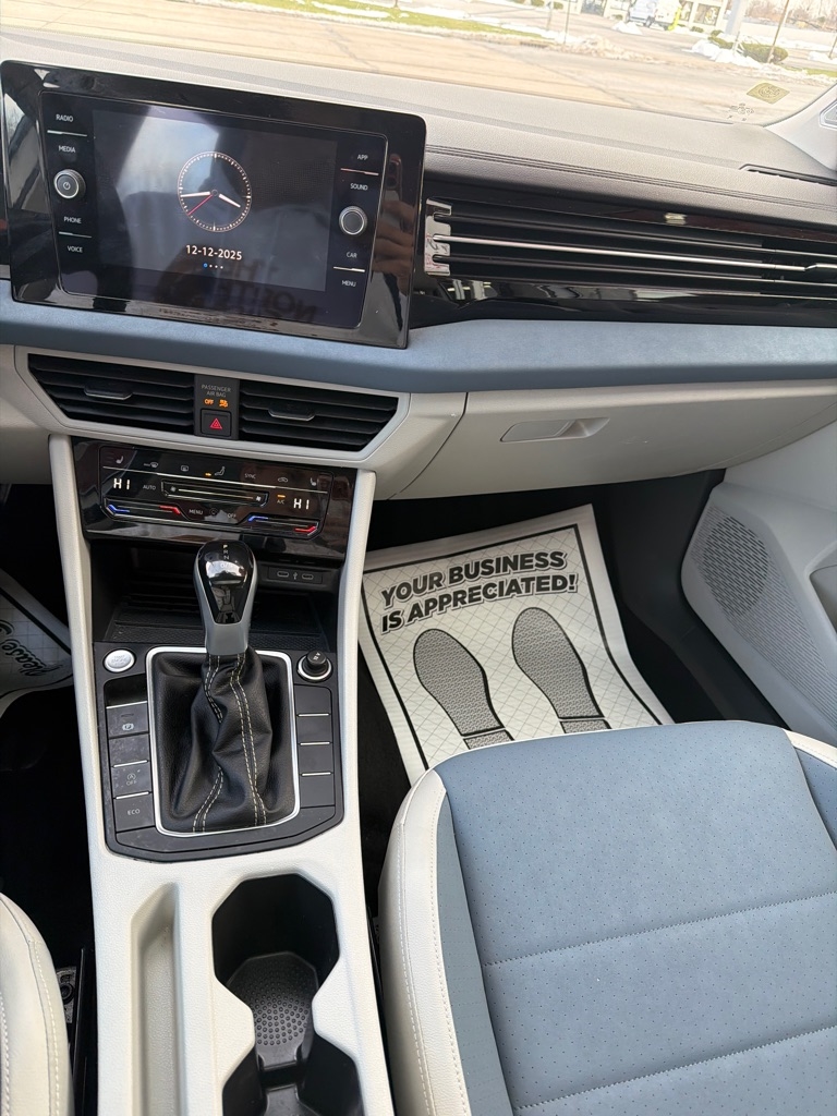 Volkswagen Jetta  2025