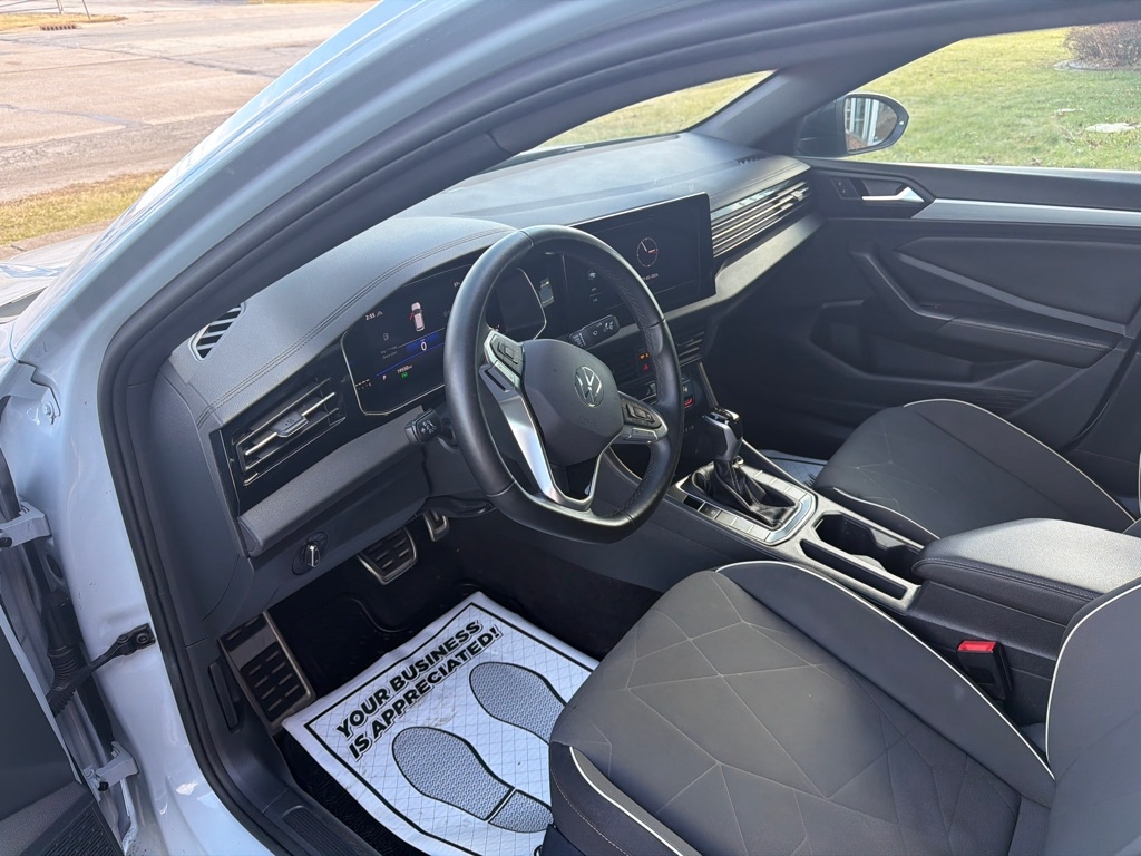 Volkswagen Jetta  2025