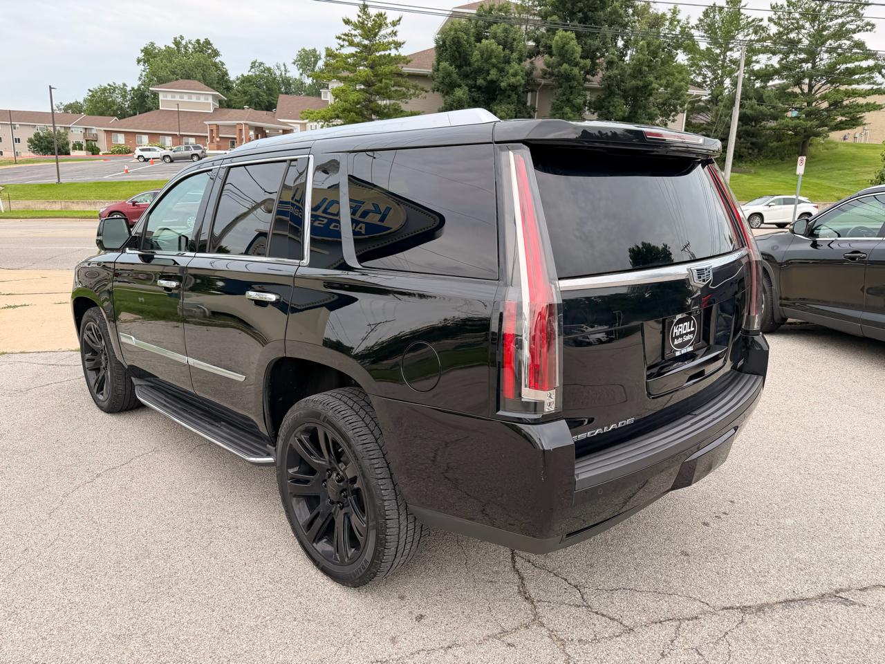 Cadillac Escalade 4WD 4dr Luxury 2017
