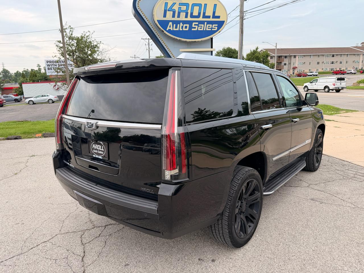 Cadillac Escalade 4WD 4dr Luxury 2017