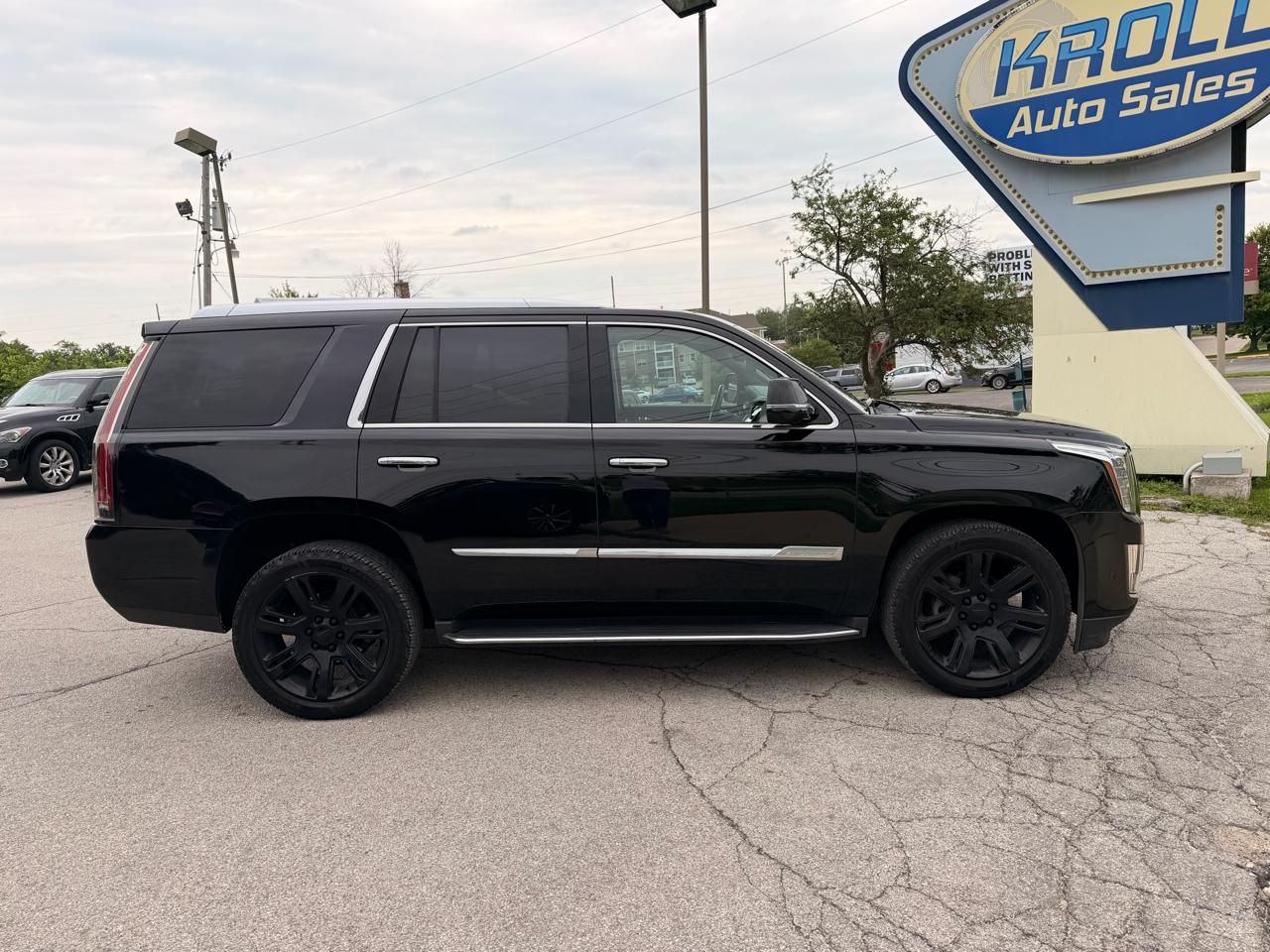 Cadillac Escalade 4WD 4dr Luxury 2017
