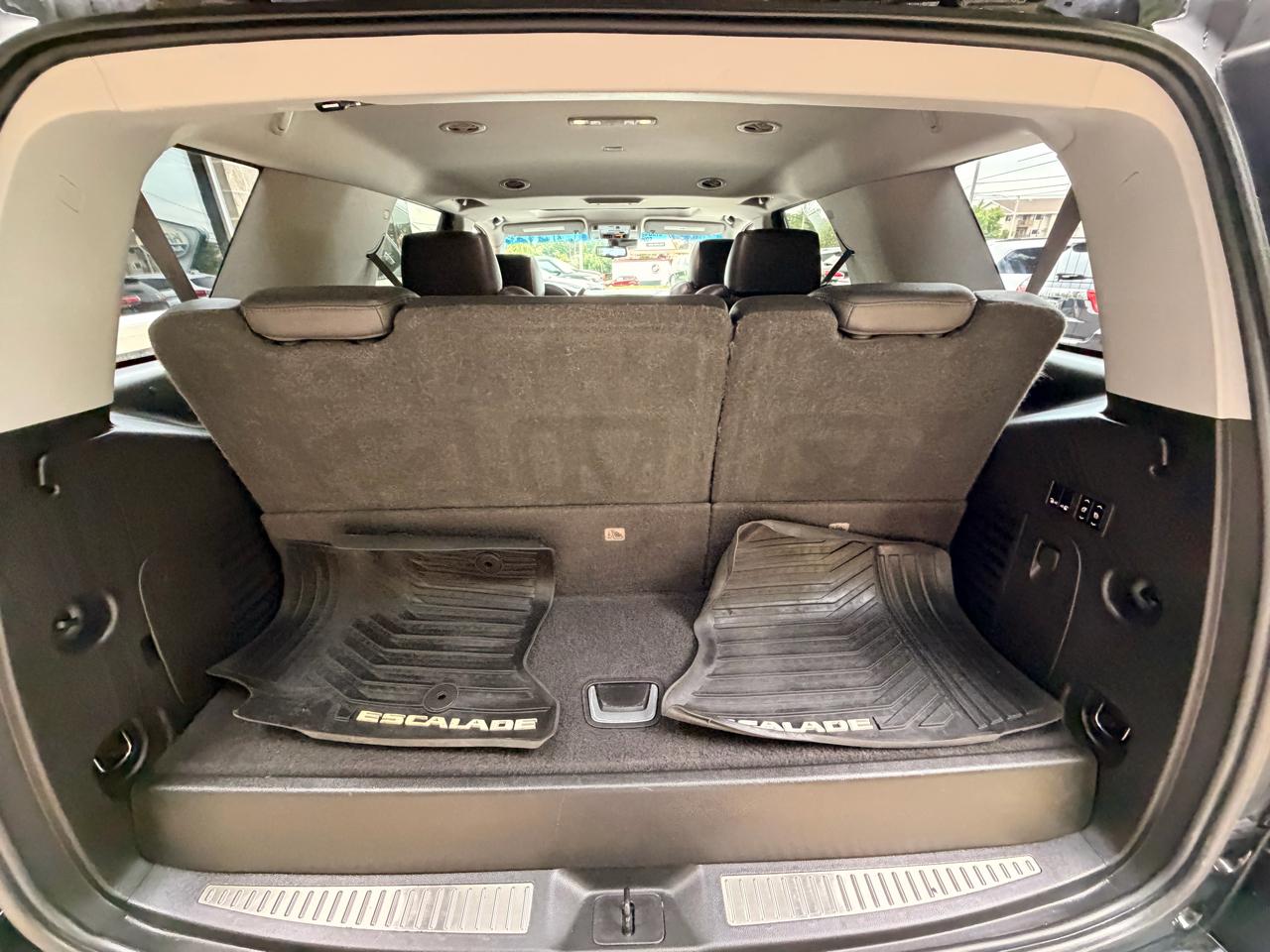 Cadillac Escalade 4WD 4dr Luxury 2017