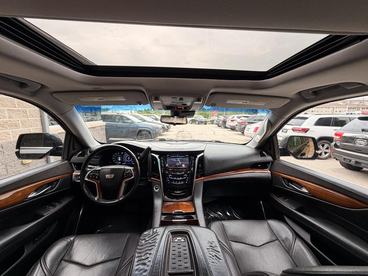 Cadillac Escalade 4WD 4dr Luxury 2017