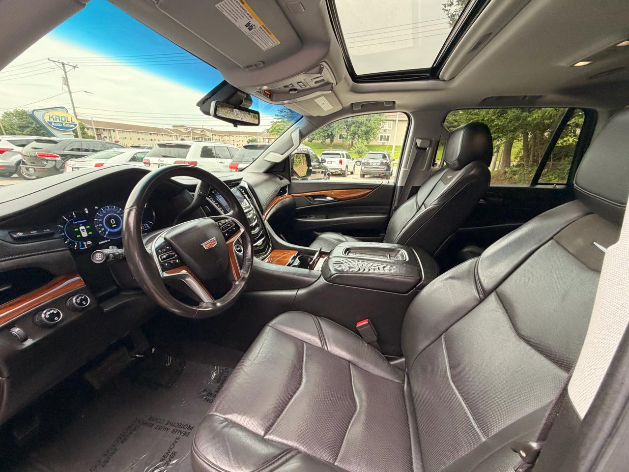Cadillac Escalade 4WD 4dr Luxury 2017