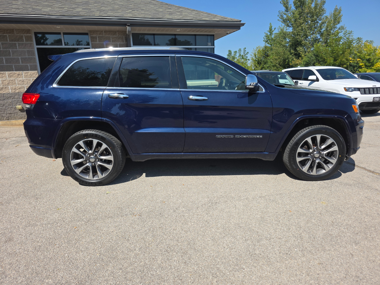 Jeep Grand Cherokee Overland 4x4 2017 Jeep Grand Cherokee Overland 4x4 2017