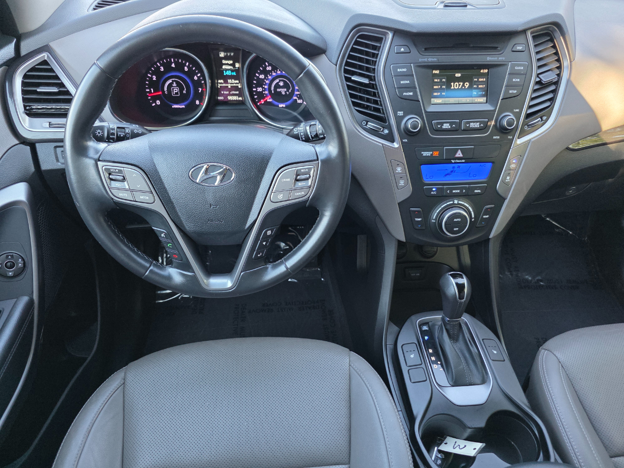 2015 Hyundai Santa Fe Limited photo 2