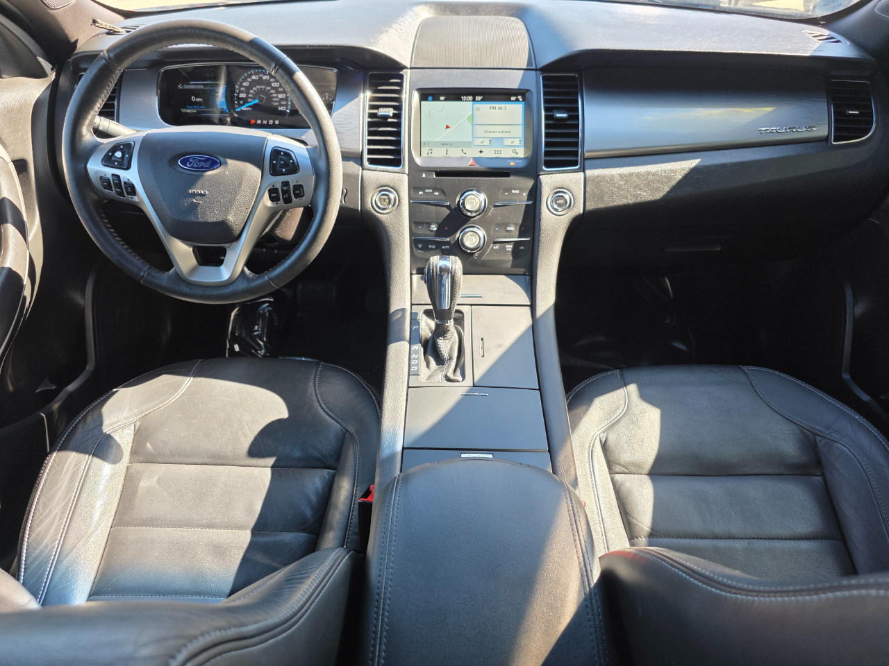 2017 Ford Taurus SEL photo 3