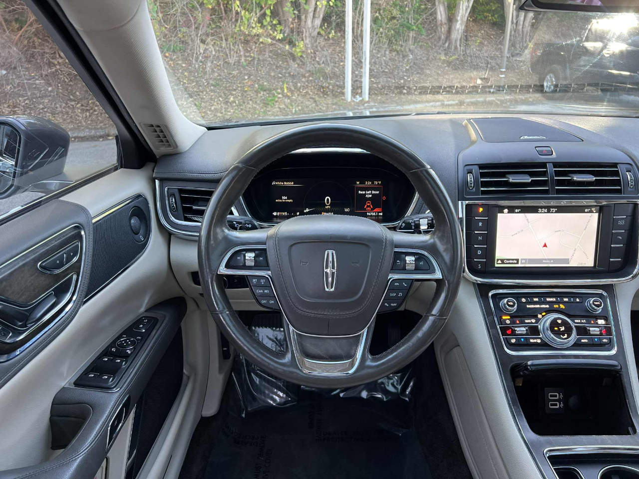 2017 Lincoln Continental Select photo 3