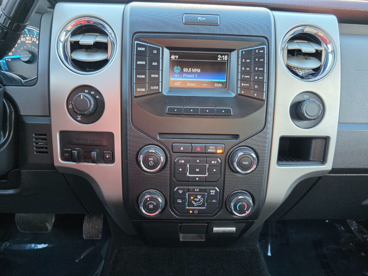 Ford F-150 4WD SuperCrew 145" XL 2014