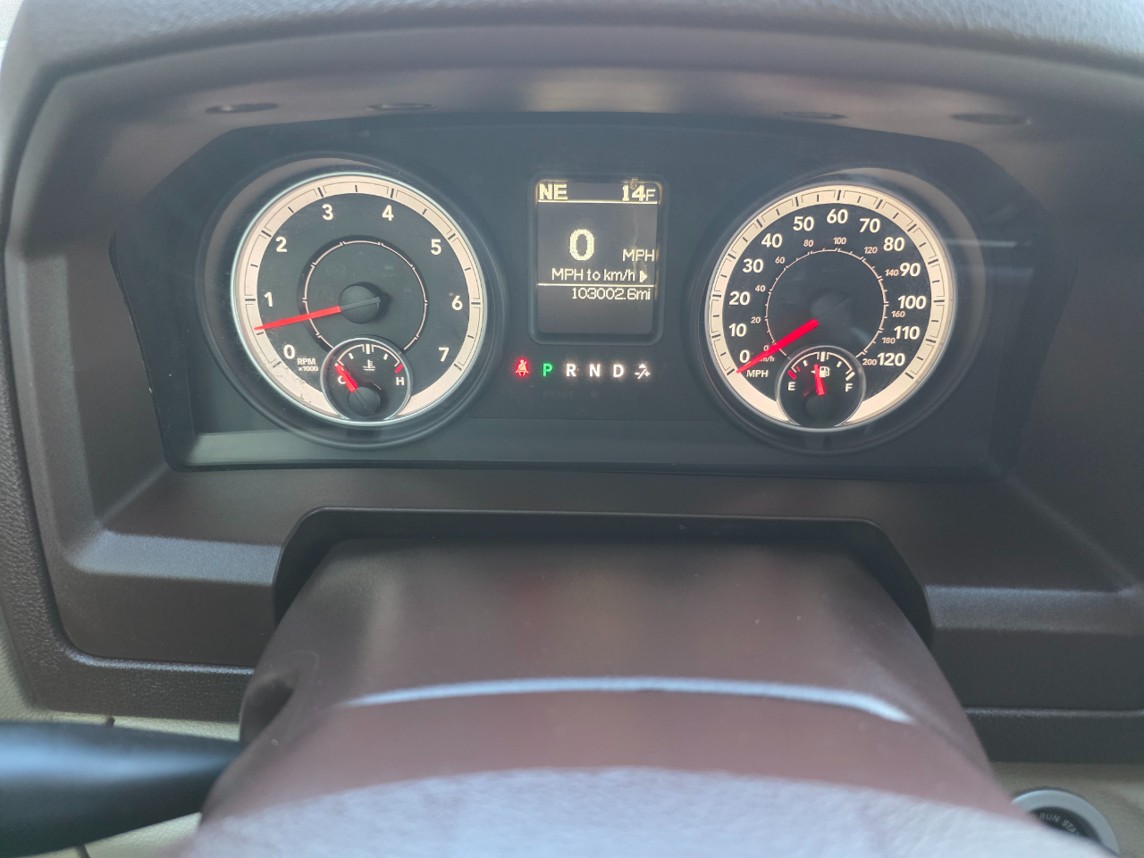 RAM 1500 4WD Quad Cab 140.5" Lone Star 2013