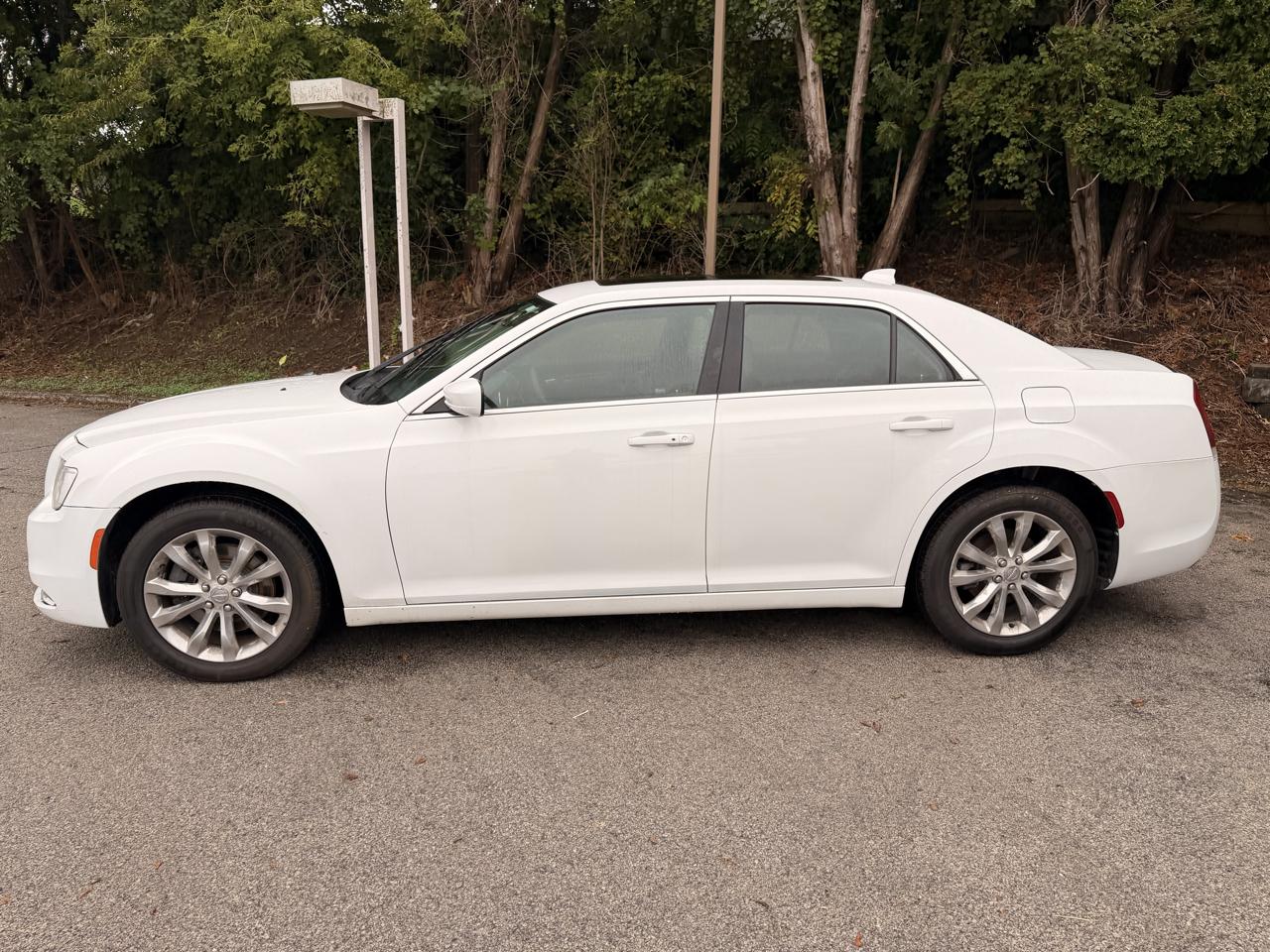 Chrysler 300 4dr Sdn Limited AWD 2015