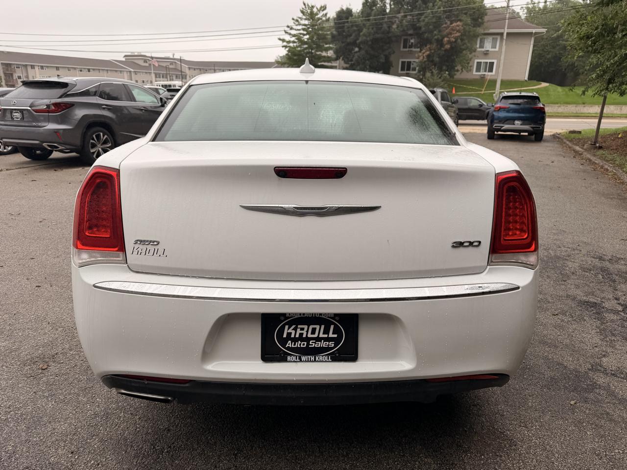 Chrysler 300 4dr Sdn Limited AWD 2015