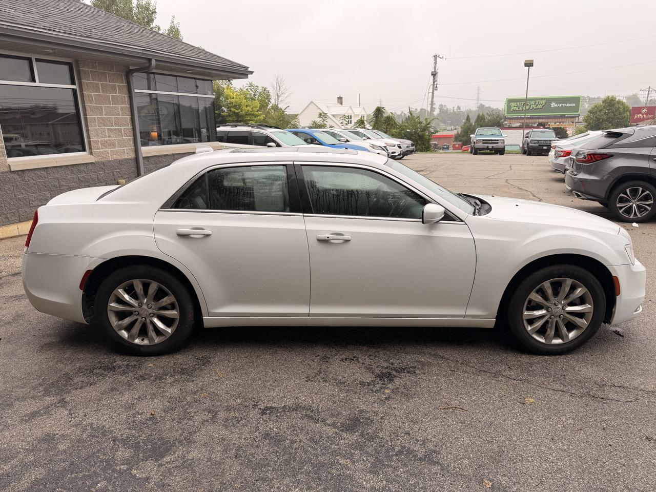 Chrysler 300 4dr Sdn Limited AWD 2015