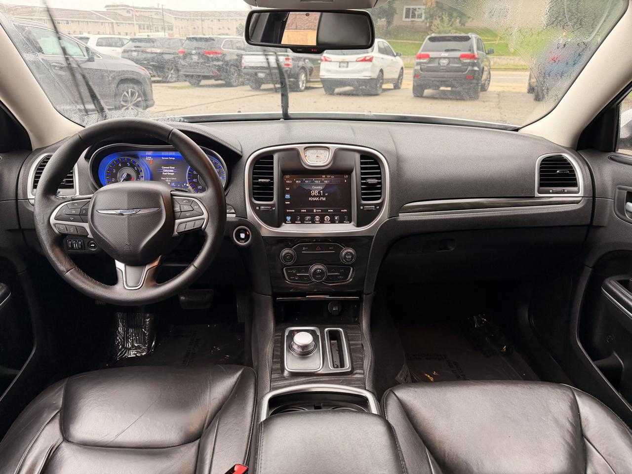 Chrysler 300 4dr Sdn Limited AWD 2015