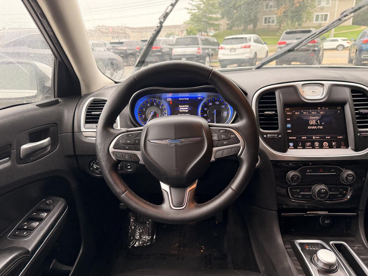Chrysler 300 4dr Sdn Limited AWD 2015