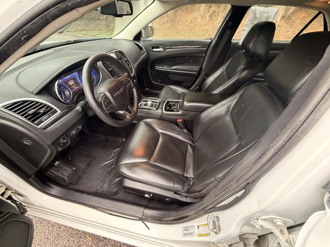 Chrysler 300 4dr Sdn Limited AWD 2015