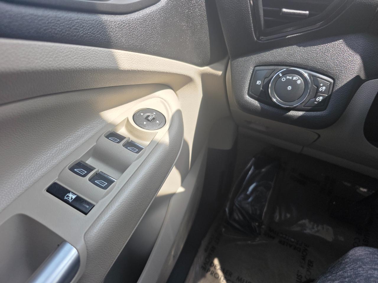 Ford Escape 4WD 4dr Titanium 2015