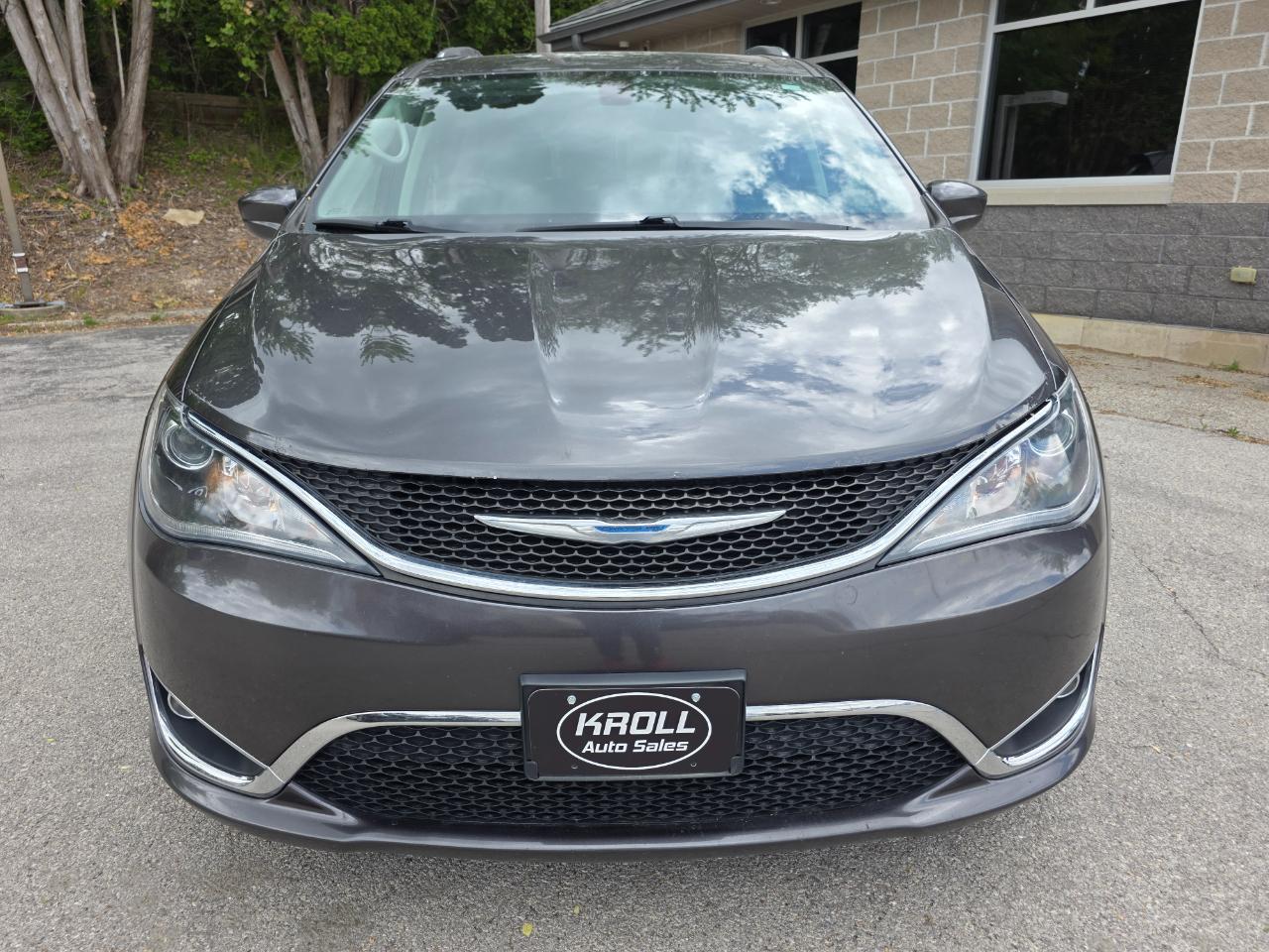 Chrysler Pacifica Touring L FWD 2018