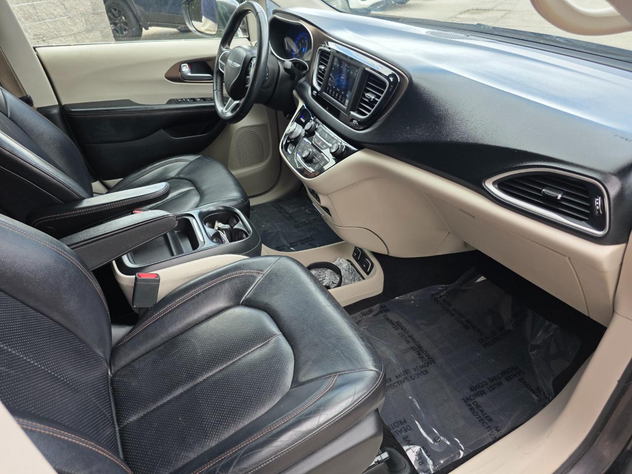 Chrysler Pacifica Touring L FWD 2018