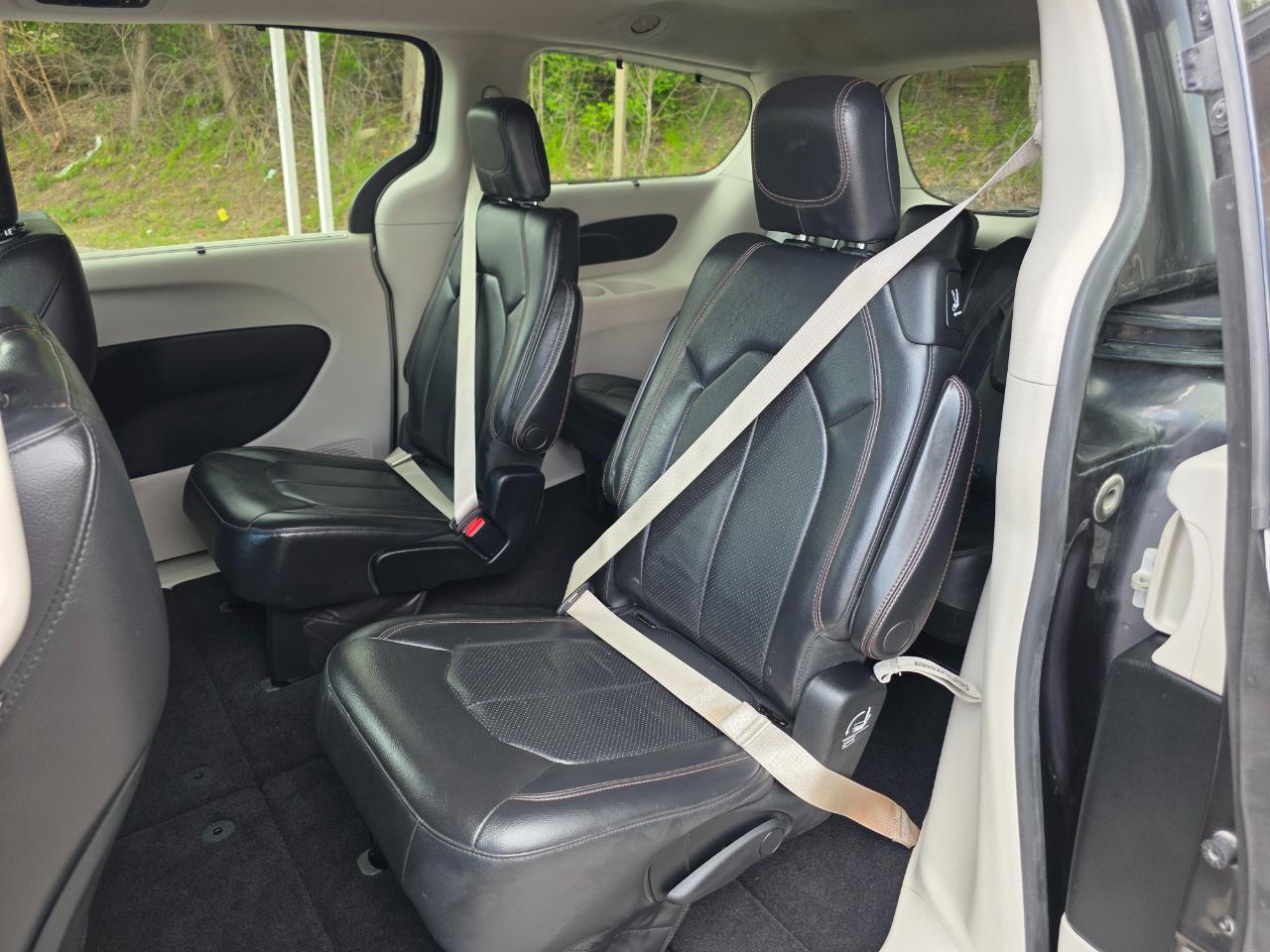Chrysler Pacifica Touring L FWD 2018