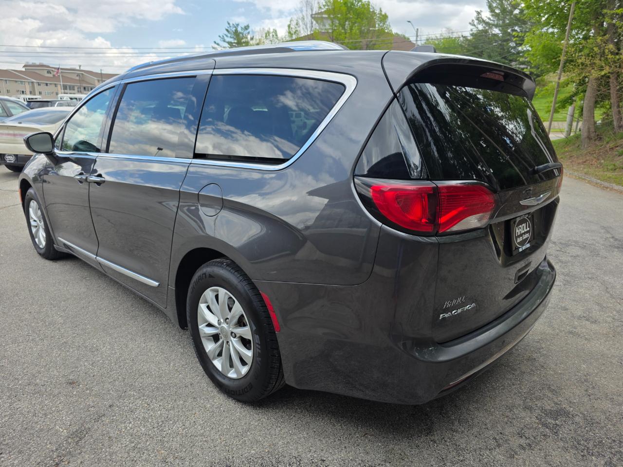Chrysler Pacifica Touring L FWD 2018