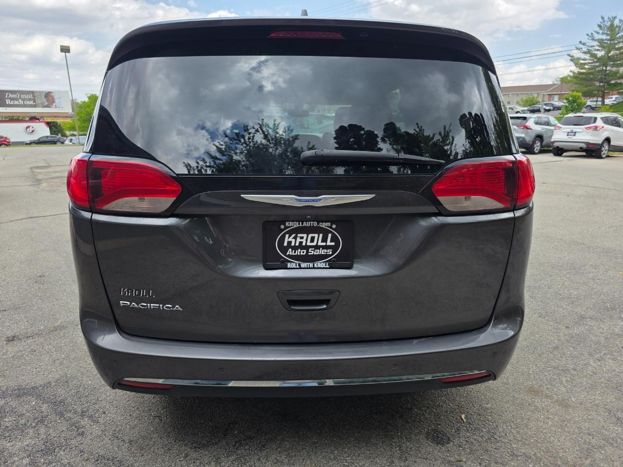 Chrysler Pacifica Touring L FWD 2018