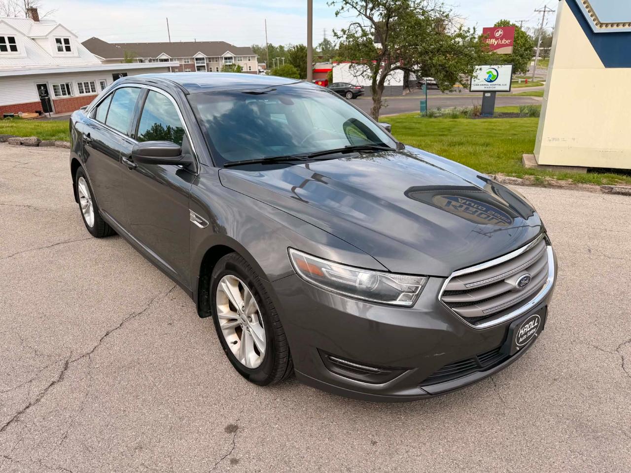 Ford Taurus 4dr Sdn SEL FWD 2015