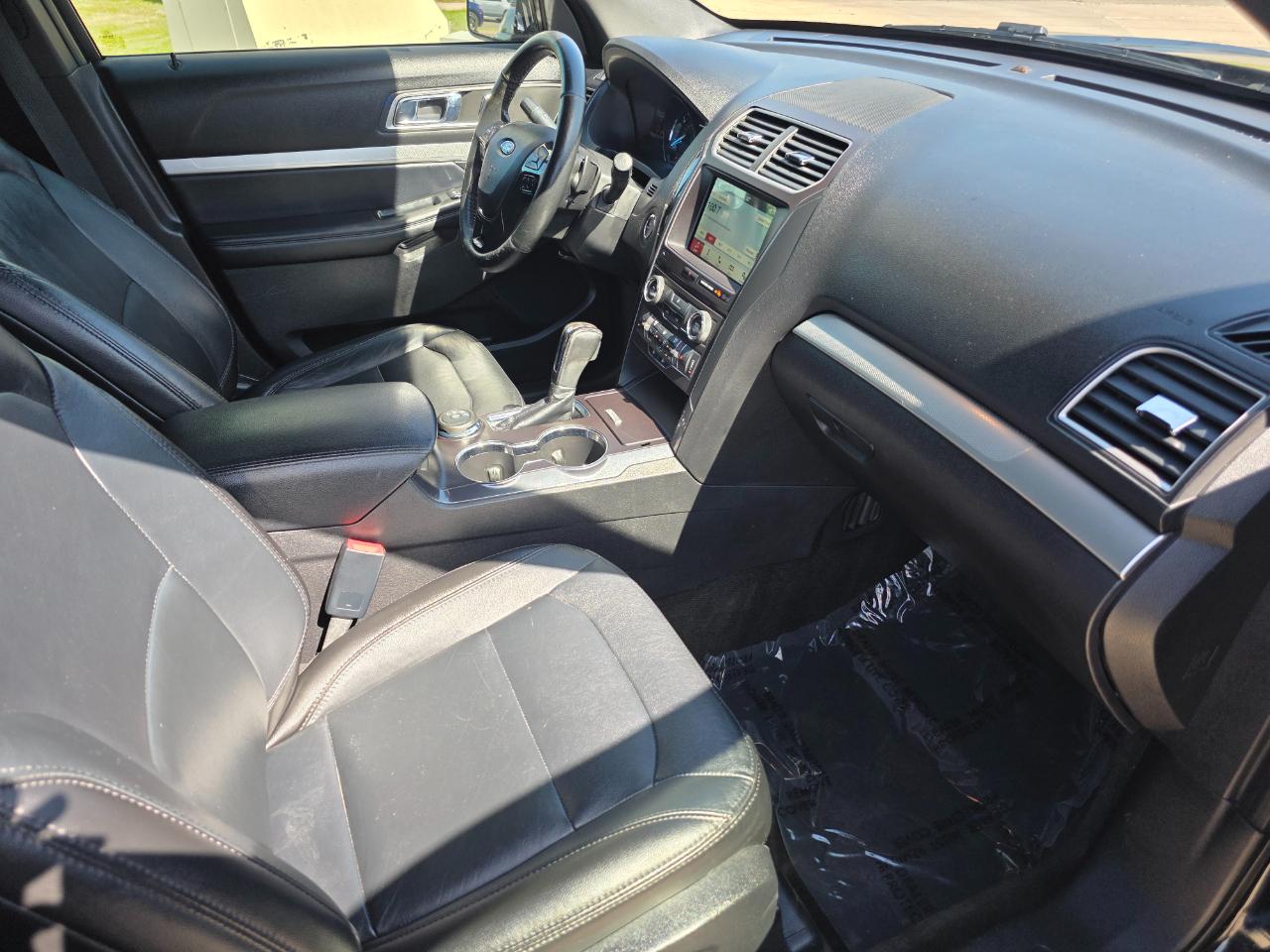 Ford Explorer XLT 4WD 2017