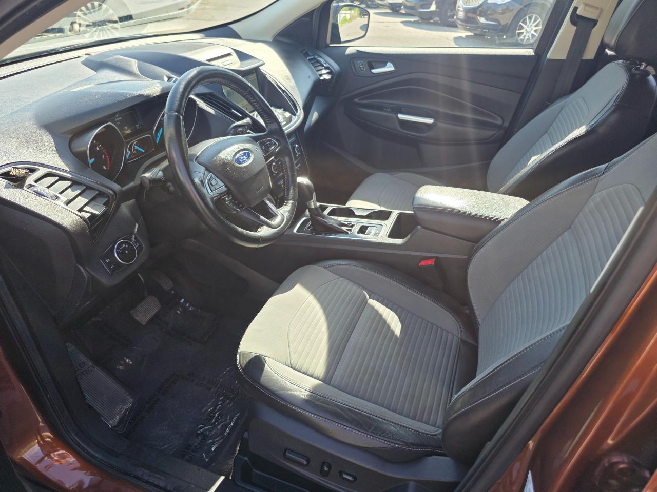 Ford Escape Titanium 4WD 2017
