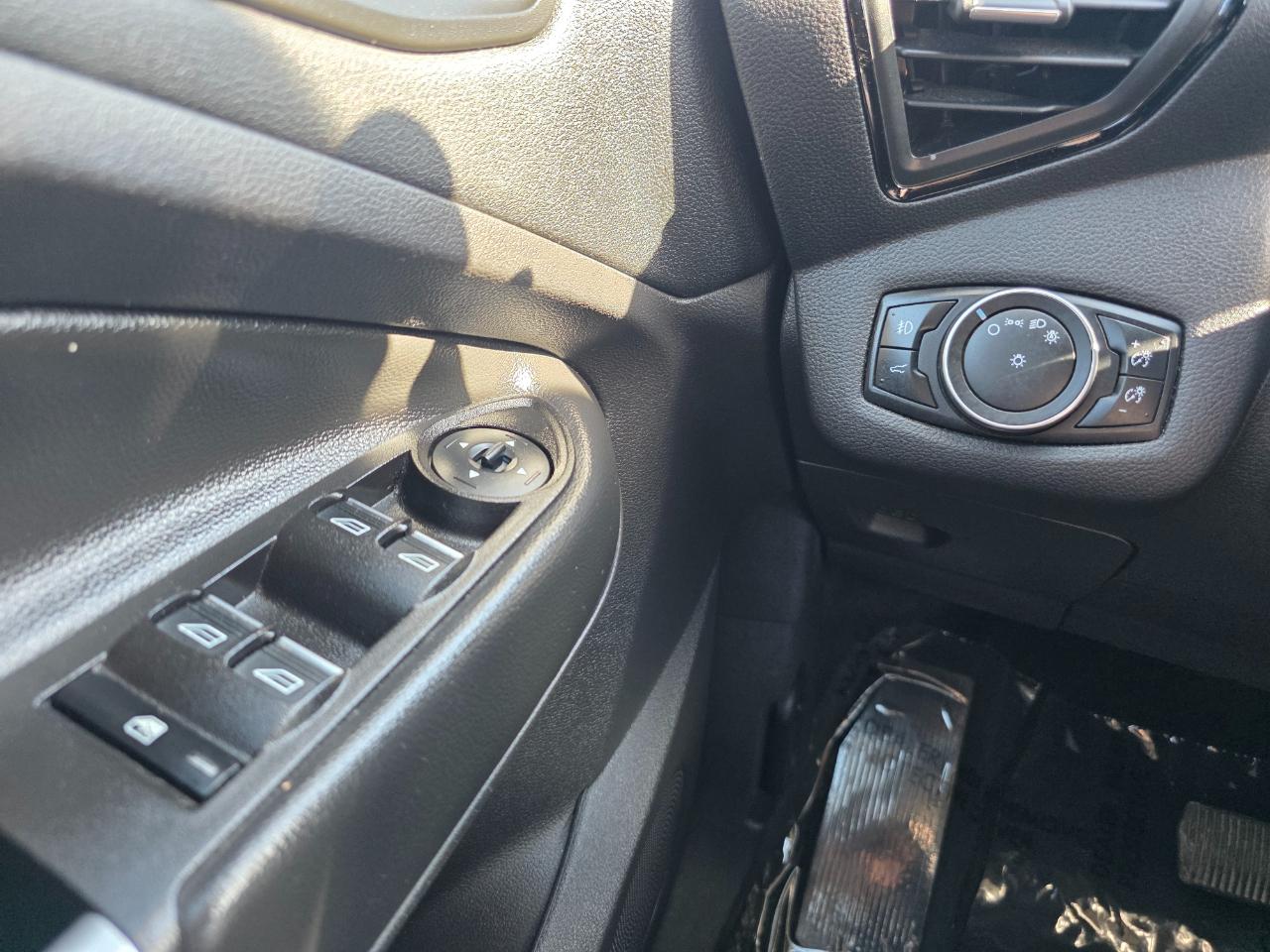 Ford Escape Titanium 4WD 2017