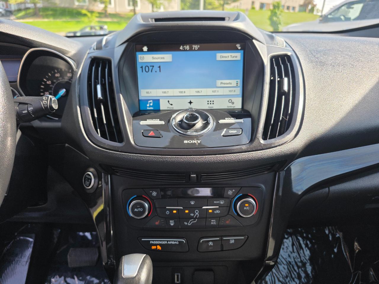 Ford Escape Titanium 4WD 2017