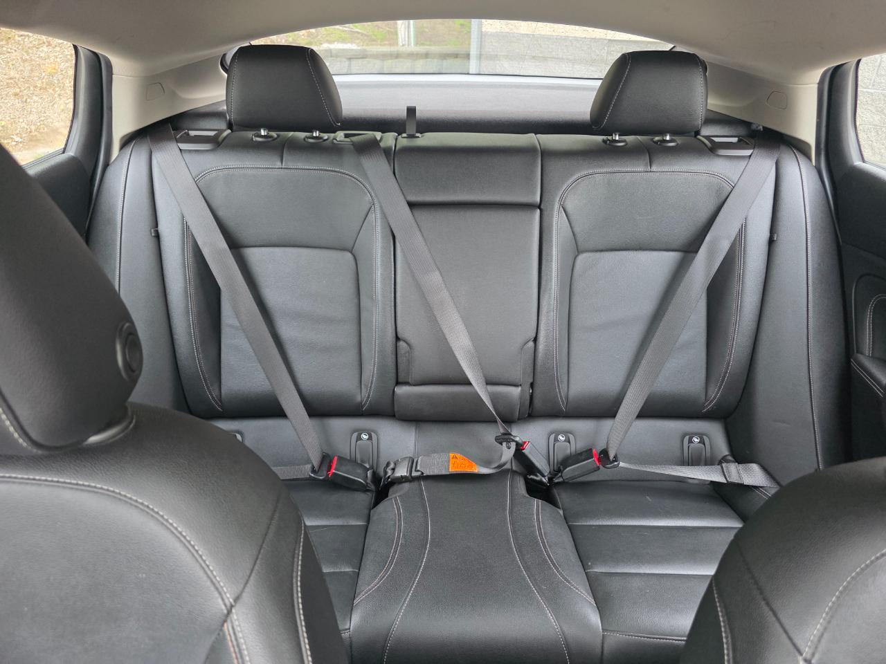 Buick Regal Sportback 4dr Sdn Essence FWD 2018