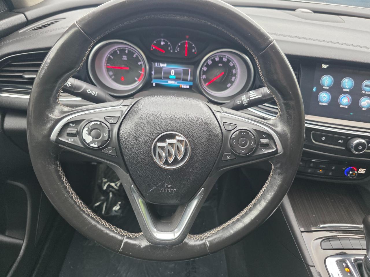 Buick Regal Sportback 4dr Sdn Essence FWD 2018