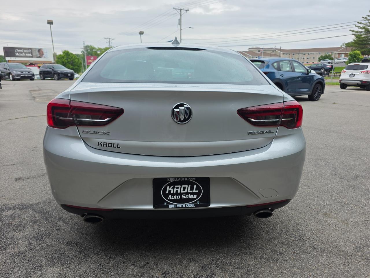 Buick Regal Sportback 4dr Sdn Essence FWD 2018