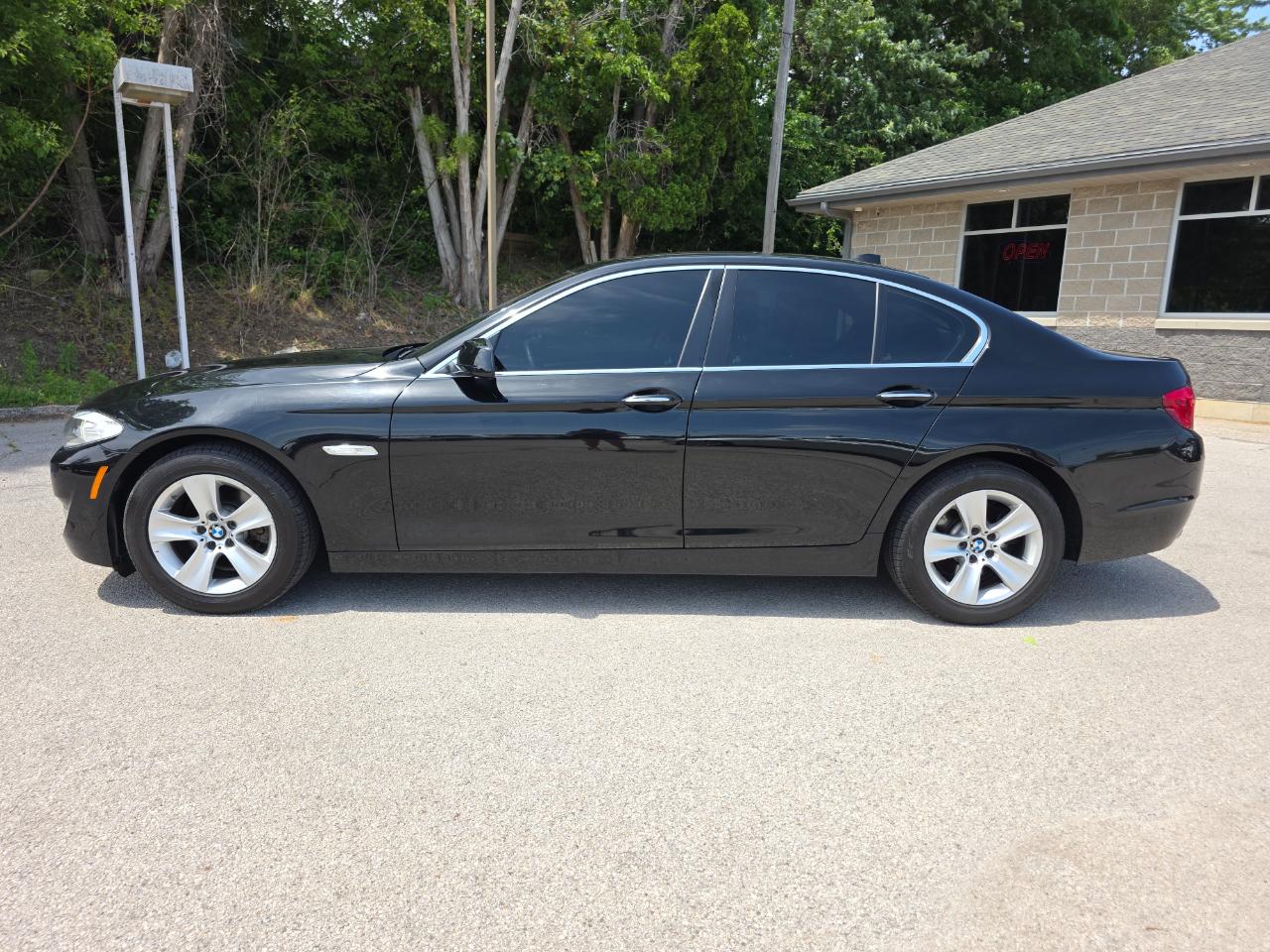 BMW 5 Series 4dr Sdn 528i xDrive AWD 2013