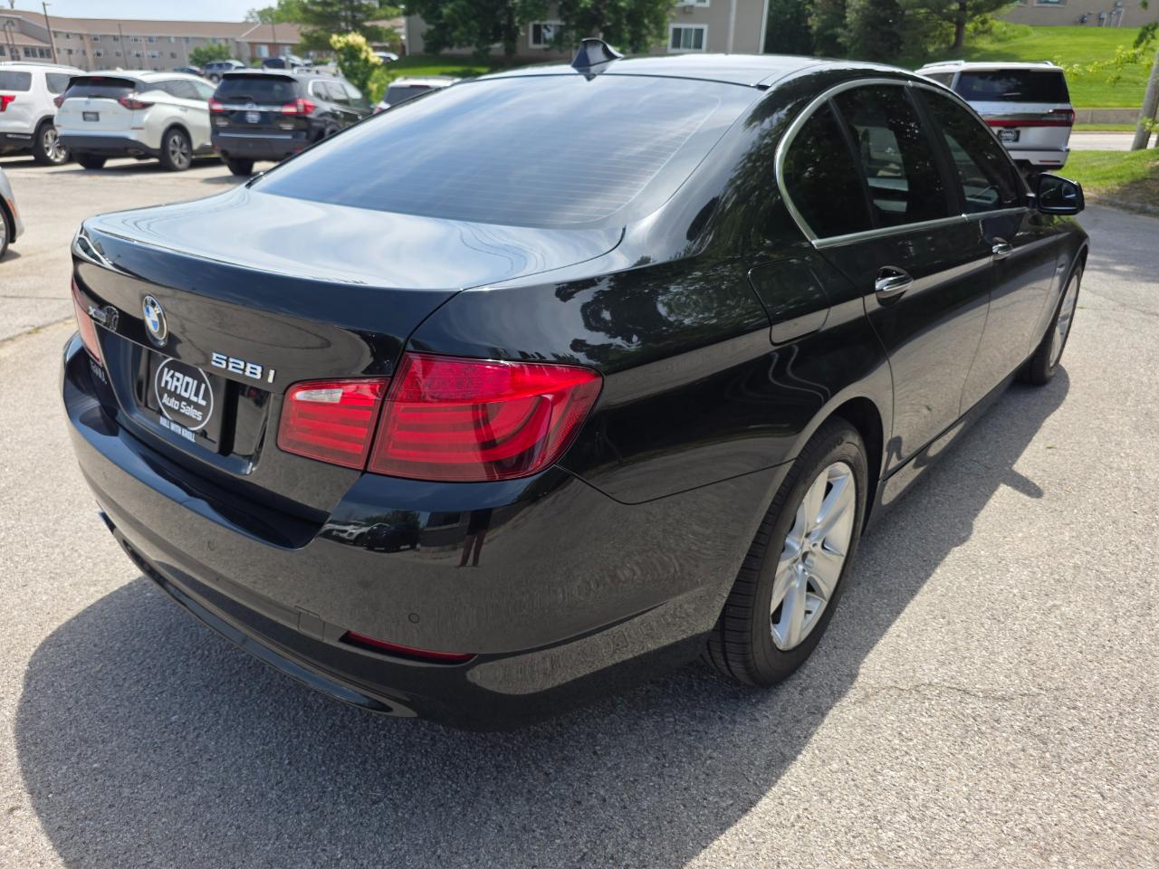 BMW 5 Series 4dr Sdn 528i xDrive AWD 2013