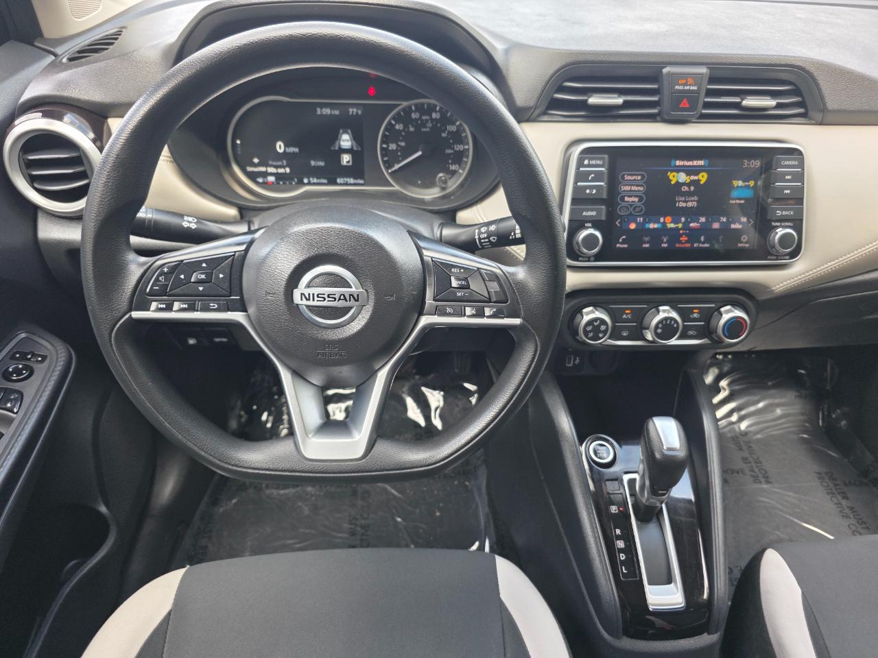 Nissan Versa SV CVT 2020