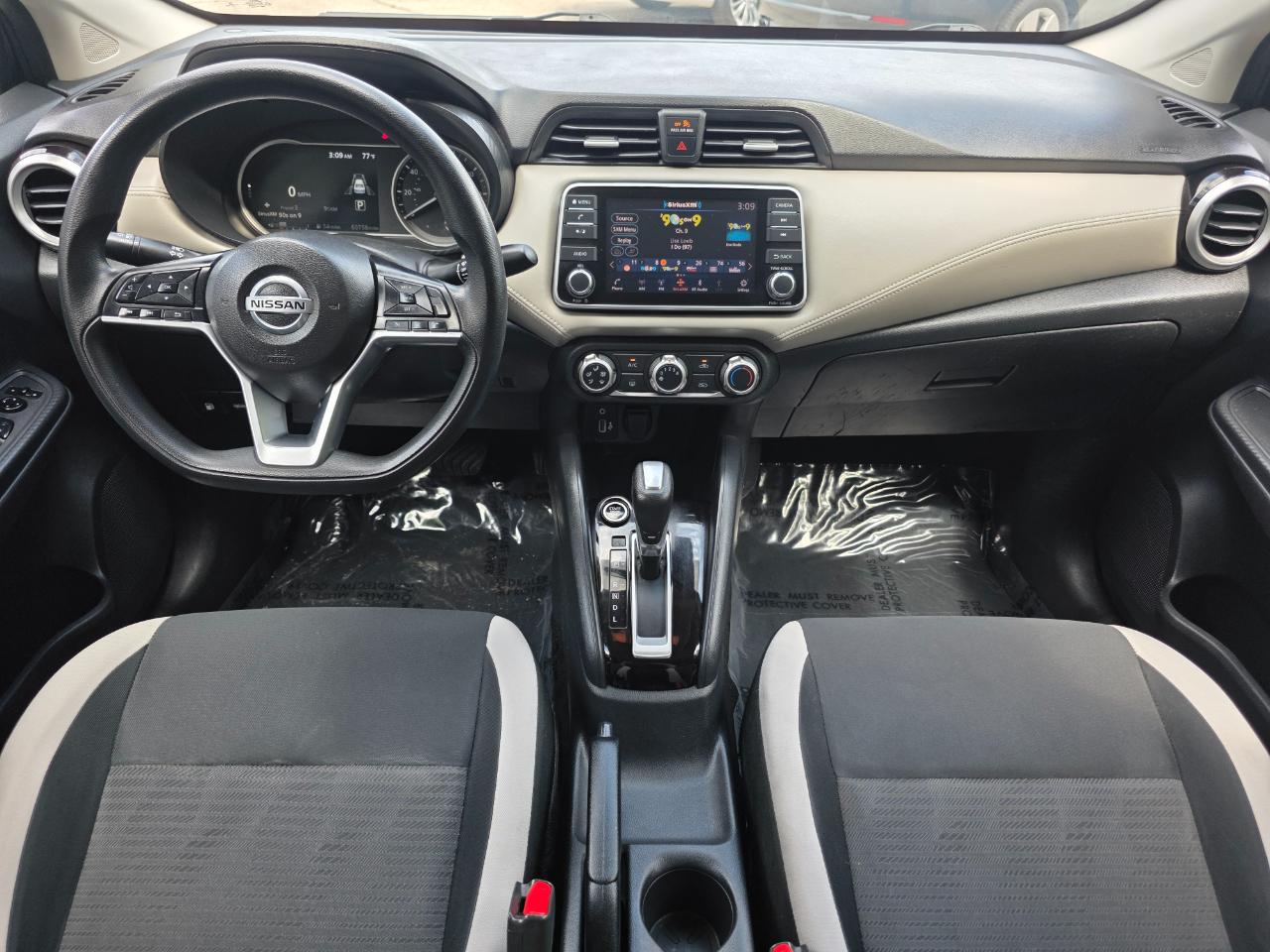 Nissan Versa SV CVT 2020