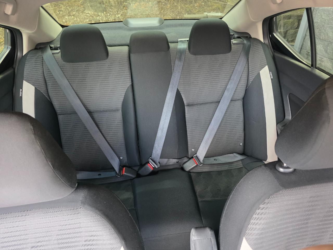 Nissan Versa SV CVT 2020