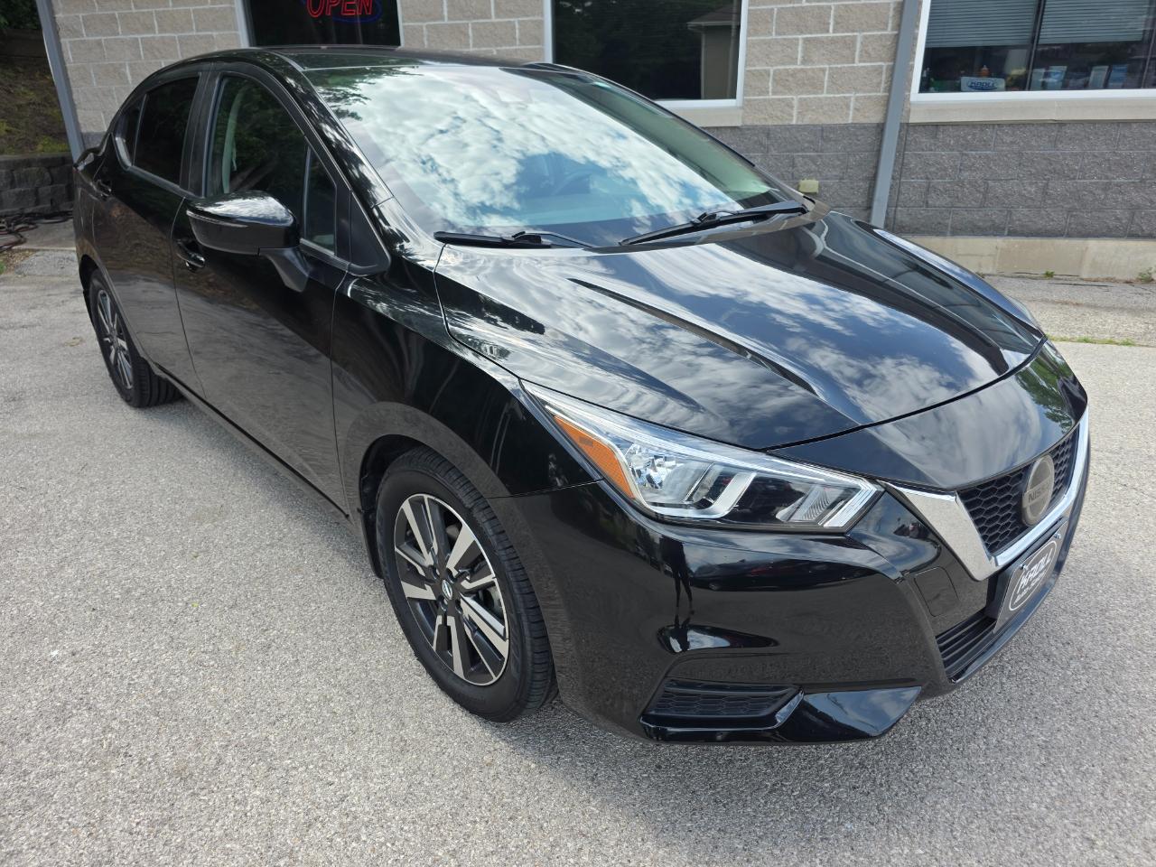 Nissan Versa SV CVT 2020