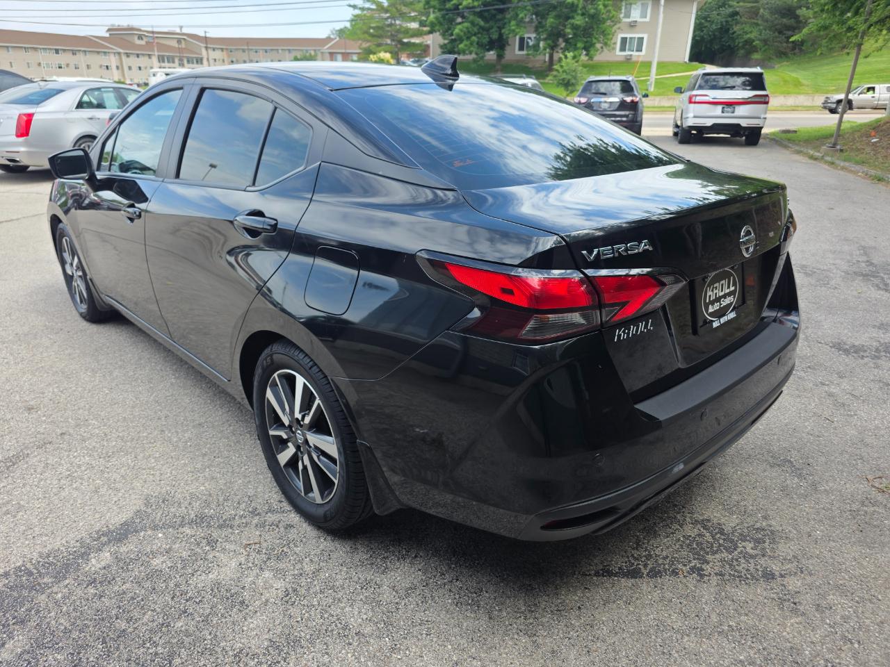 Nissan Versa SV CVT 2020