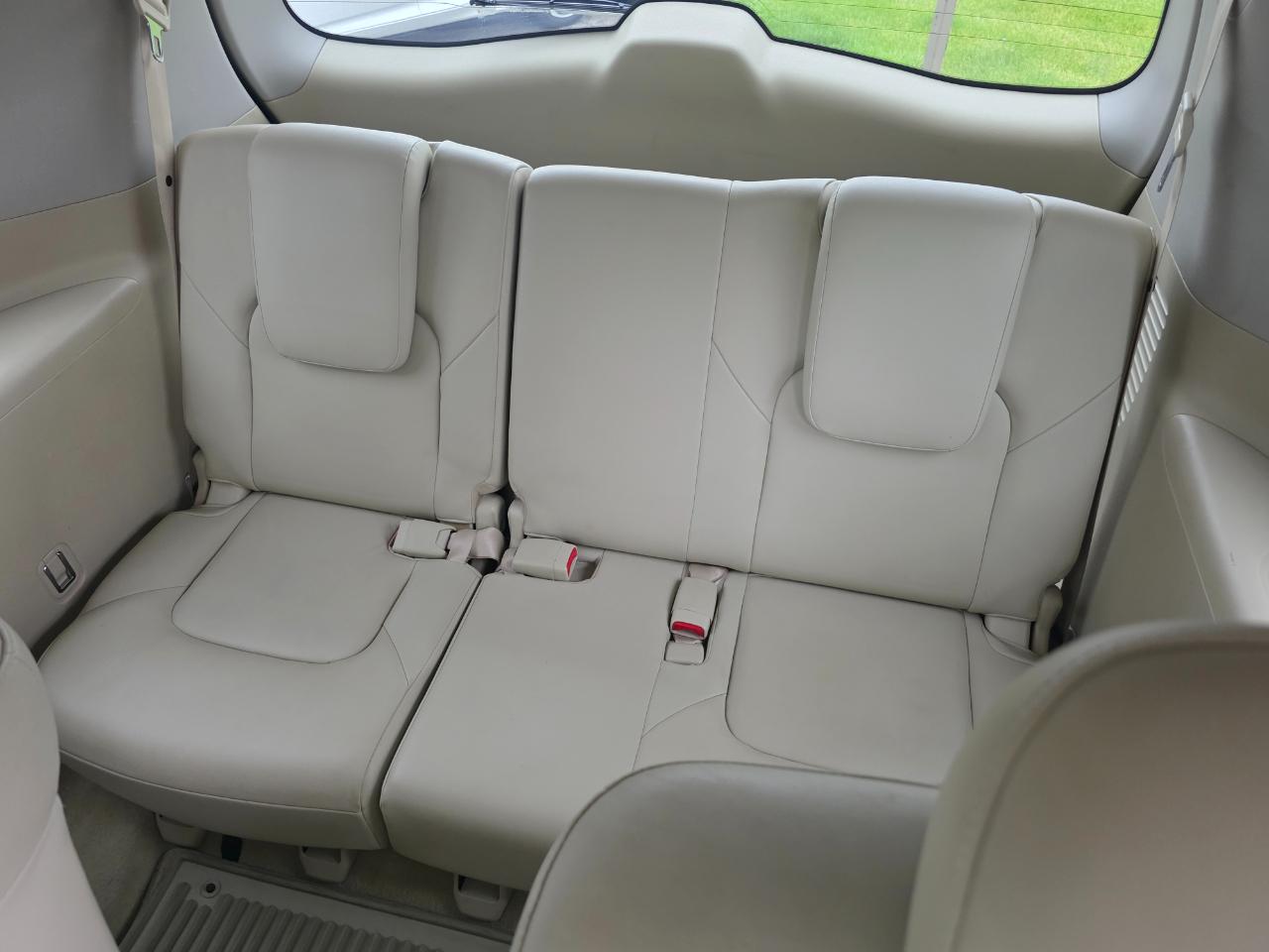 Infiniti QX56 4WD 4dr 7-passenger 2012