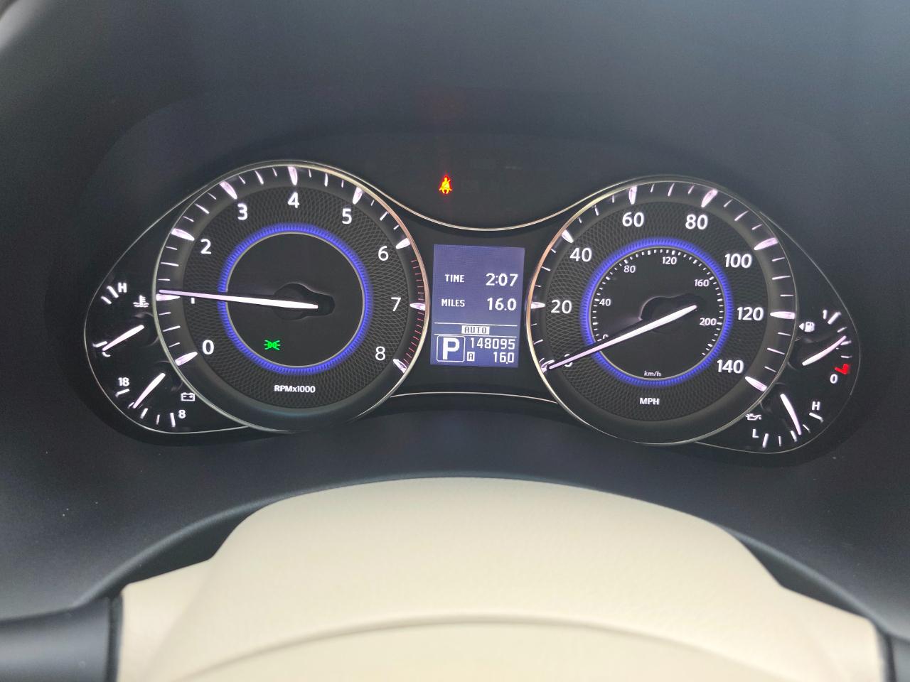 Infiniti QX56 4WD 4dr 7-passenger 2012